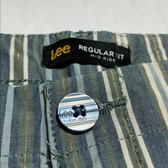 Lee Blue and White Striped Bermuda Shorts NWT - Picture 2 of 9